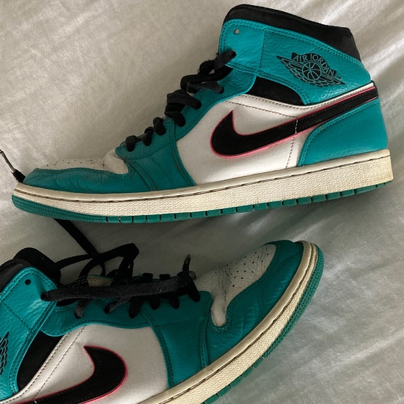 JORDAN 1 MID SE 'SOUTH BEACH' - Picture 1 of 9